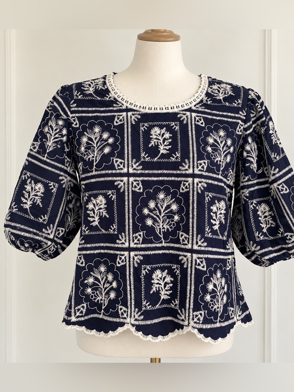 Solitaire Navy Cream Embroidered Floral Boho Peasant Blouse Scallop Hem medium